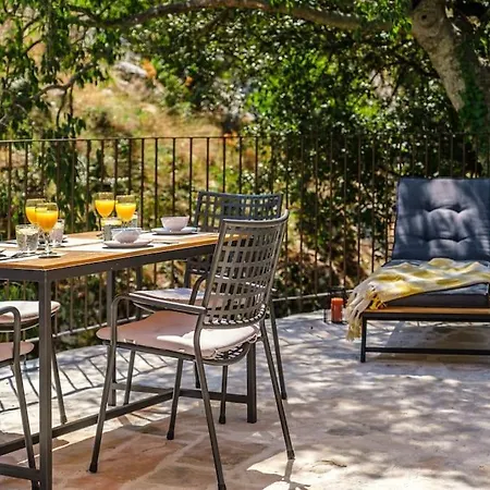 Stone Bridge Tatil Evi *