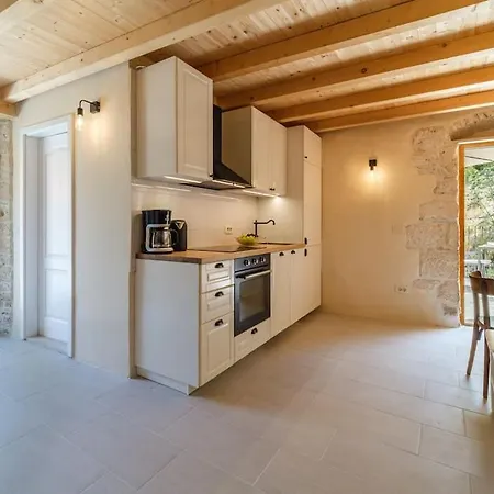 Дом отдыха Stone Bridge